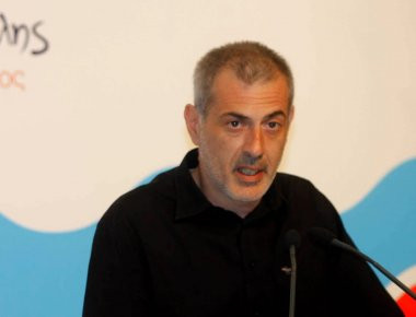 Μήνυση από το Γ.Μώραλη για τη ρύπανση που προκάλεσε η πετρελαιοκηλίδα στον Πειραιά